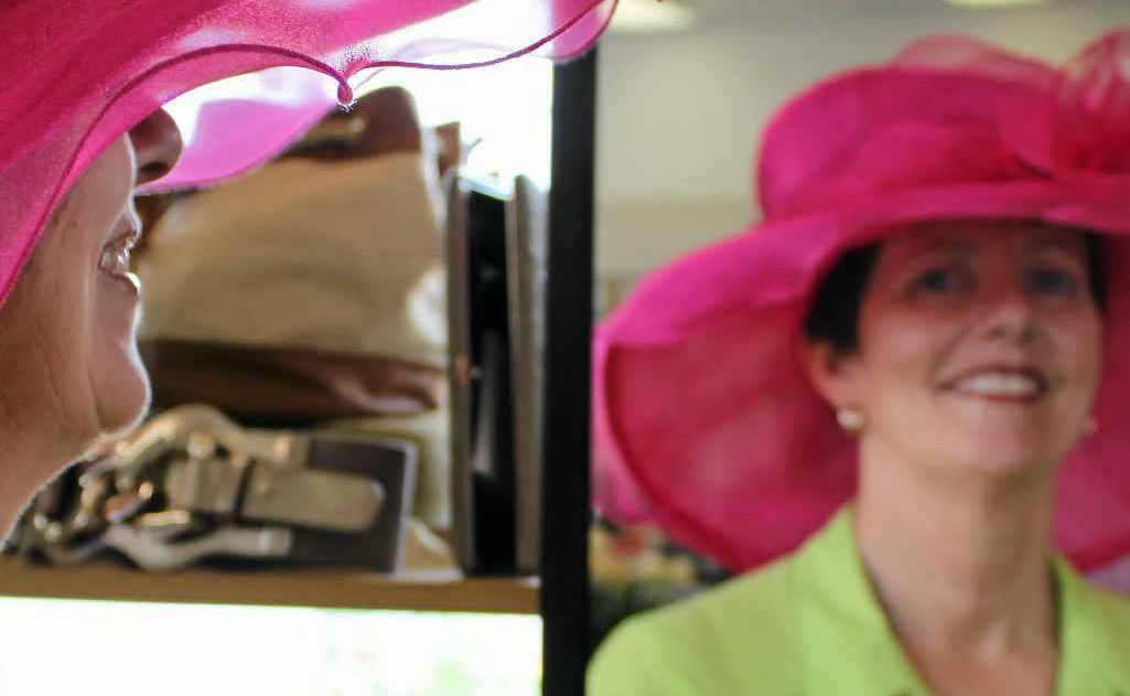 Lyn McKillop shows how to work a hot pink hat with lime green. Lyn McKillop shows how to work a hot pink hat with lime green.